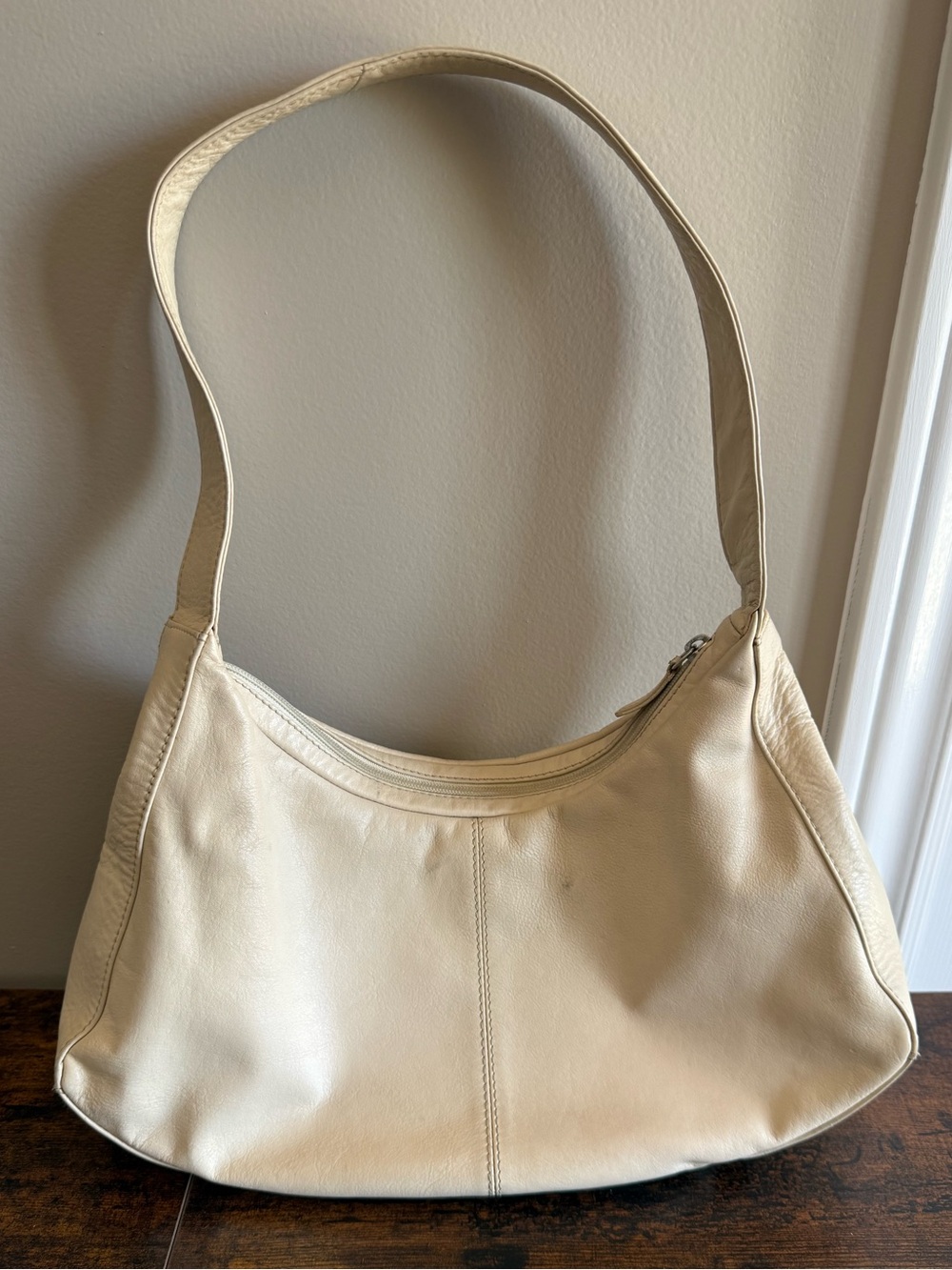 Vintage Santi Milano Classic Cream Leather Shoulder Bag